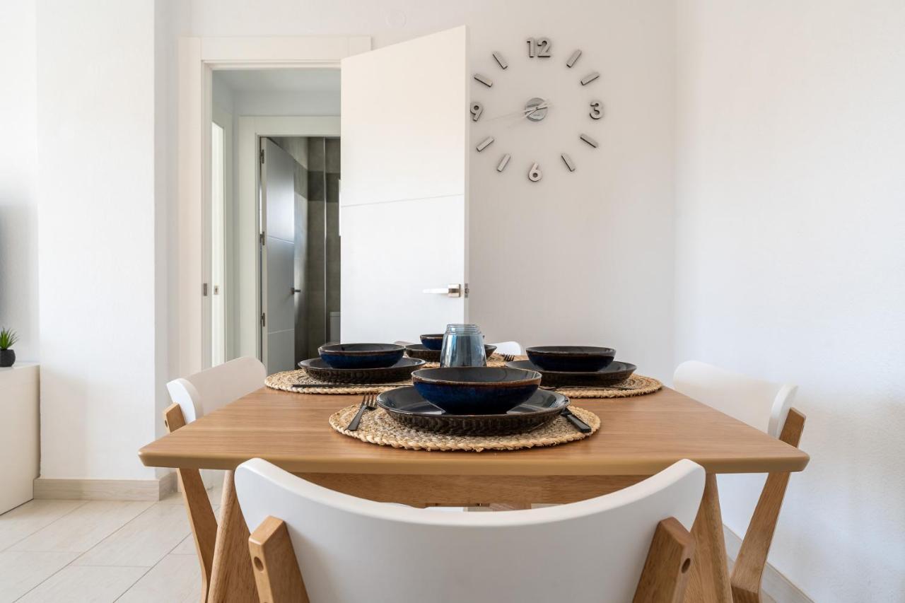 Sea View 2 Bedroom Apartment 2 Min Away From The Beach Torremolinos Luaran gambar