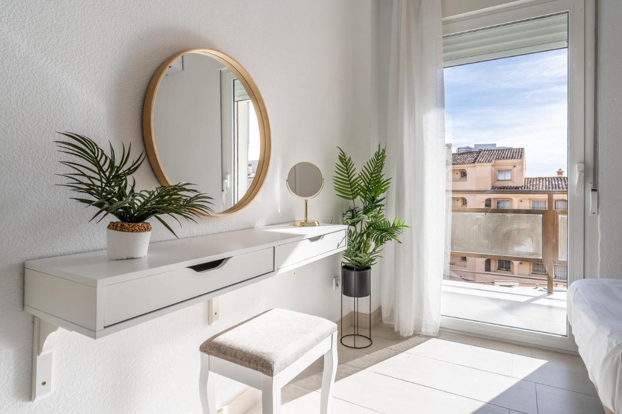 Sea View 2 Bedroom Apartment 2 Min Away From The Beach Torremolinos Luaran gambar