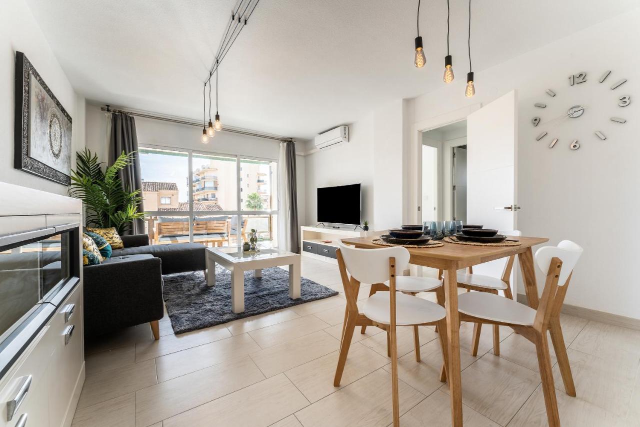 Sea View 2 Bedroom Apartment 2 Min Away From The Beach Torremolinos Luaran gambar